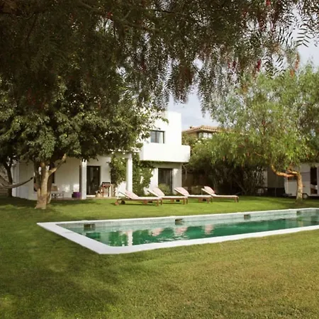 Ayo Private Pool And Garden House